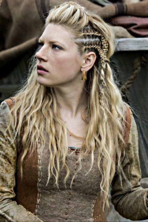 Lagertha's Viking hairstyle uses cornrow braiding.